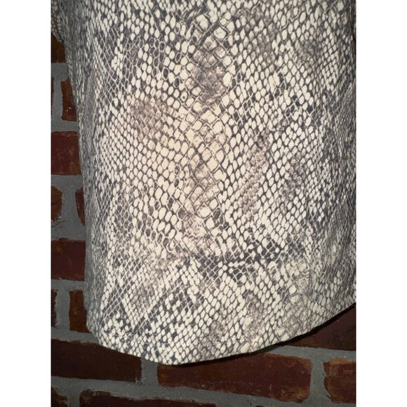 Babaton snakeskin print crewneck top size medium - Picture 2 of 5